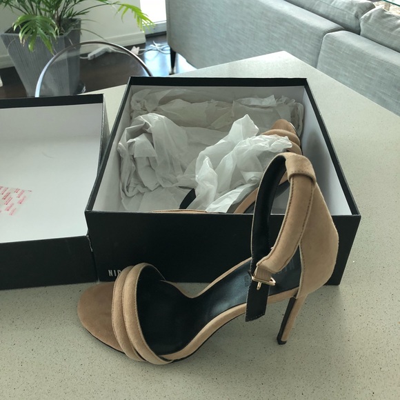 Nicholas Joclyn Pump in Seashell Suede - Picture 3 of 5